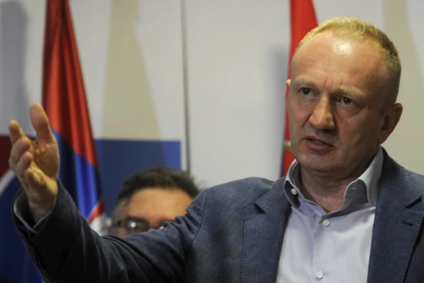 ĐILASOVI MEDIJI OPET SEJU ZLO! Ponovo napali Srbiju! SAD JE PROBLEM ŠTO VUČIĆ NEĆE DA PRIZNA KOSOVO!