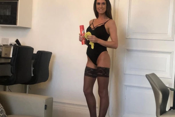 Firma koja ispunjava snove: S*ksi cice spremaju po kućama, a za ovakav užitak cena je vrlo povoljna