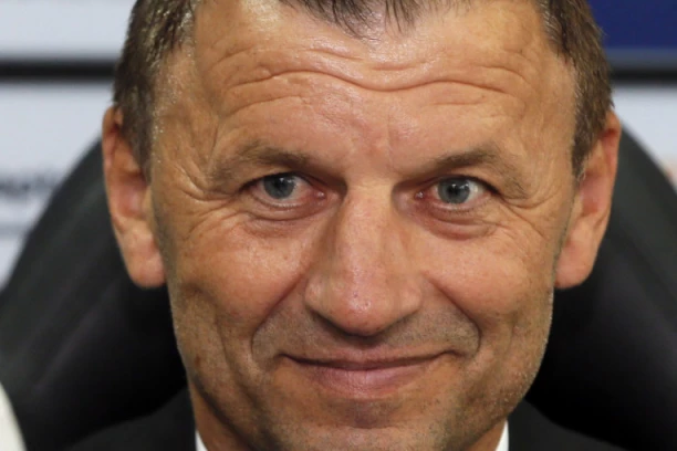 TUMBA OTPAO: Đukić MENJA Piksija!