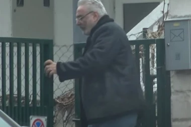 (FOTO, VIDEO) JAVNOST JE ČEKALA ODGOVOR NA GORUĆE PITANJE: Otkriveno da li doktor Nestorović poštuje mere Kriznog štaba i NOSI MASKU!