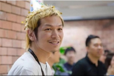 OVAJ DEČKO JE ČUDO! Roditelji ga izbacili iz kuće, jer nije uspeo da upiše prestižnu školi! Postao milioner, a evo kakav odnos sad ima sa majkom i ocem