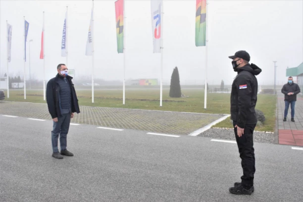 (FOTO) MINISTAR VULIN NAJAVIO: MUP će nastaviti da ulaže u obuku i opremanje JZO