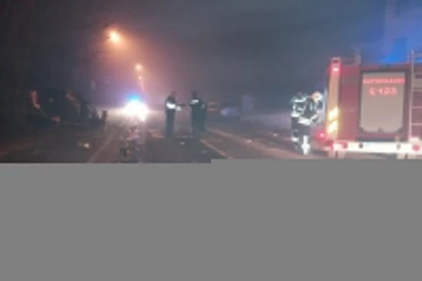 (FOTO) STRAŠAN SUDAR NA MAGISTRALNOM PUTU: Ima i povređenih!