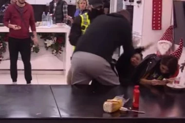 POMERI SE OD MENE: Maja proganjala i napadala Janjuša čitavu noć, zadrugar poludeo i nasrnuo na nju!