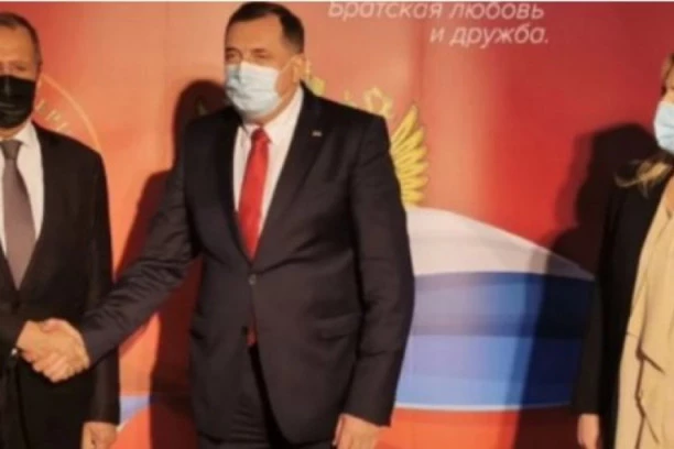 LAVROV VRAĆA DODIKU POKLON! Sumnja se da je reč o ukradenoj ikoni! UKLJUČUJE SE INTERPOL!