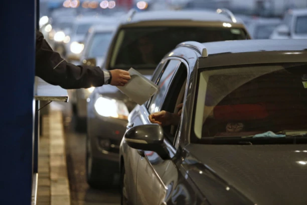 TERETNJACI NA BATROVCIMA ČEKAJU 7 SATI! Evo kakvo je stanje na ostalim graničnim prelazima
