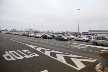 TRI SATA ZADRŽAVANJA NA BATROVCIMA I ŠIDU! Kolone na graničnim prelazima, pripremite se na čekanje!