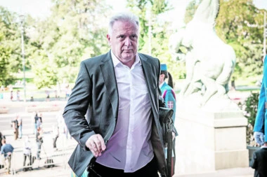 Ministar Dmitrović pozitivan na koronu: NE OSEĆAM SE DOBRO, imam temperaturu!