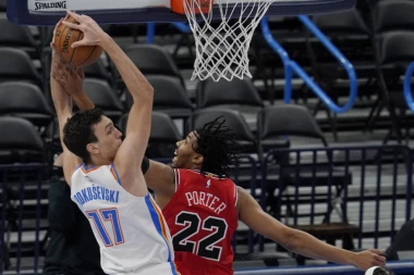 SRPSKA ZVER ZADIVILA AMERIKU: Brutalna partija Alekseja Pokuševskog!