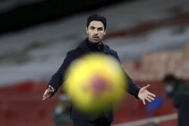 POSLE EPSKE BLAMAŽE: Arteta PONIZAN pred navijačima!