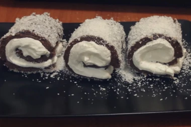 (RECEPT) Čim jednu probate, više se ne možete zaustaviti: Sultanova sarma je slatkiš koji osvaja na prvi zalogaj