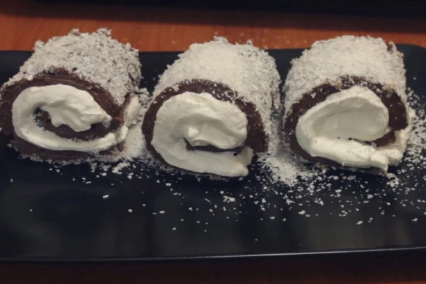 (RECEPT) Čim jednu probate, više se ne možete zaustaviti: Sultanova sarma je slatkiš koji osvaja na prvi zalogaj