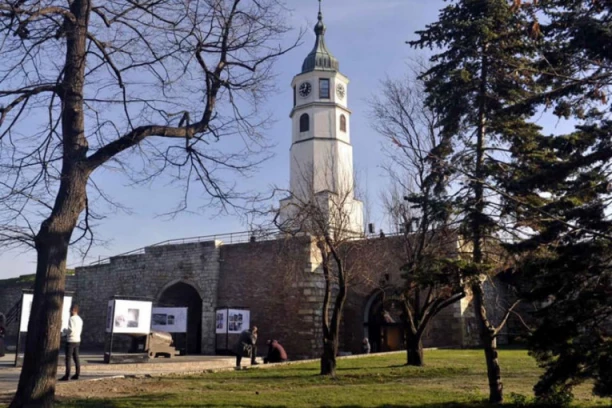 (FOTO) Završena obnova Sahat i Barokne kapije na Kalemegdanu
