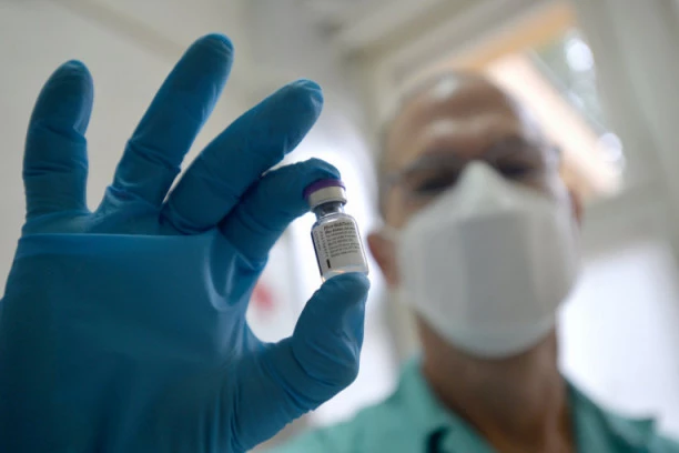 OTKRIVAMO! Ljudi koji su preživeli ANAFILAKTIČKI ŠOK ne smeju da prime NIJEDNU VAKCINU protiv KORONE! Doktor Ranković objašnjava i zašto!