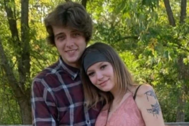 VODE LJUBAV JEDNOM GODIŠNJE: Ovaj par ima seks samo na BOŽIĆ, a razlog je krajnje ČUDAN!