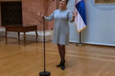 (VIDEO) Nesvakidašnja scena: Ana Bekuta zapevala u Skupštini, komentari pljušte!