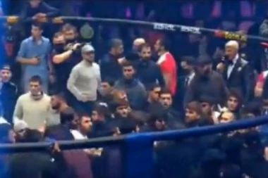 (VIDEO) SA TRIBINE DIREKTNO U KAVEZ: Rasulo u Rusiji, OPŠTA TUČA EPSKIH RAZMERA!