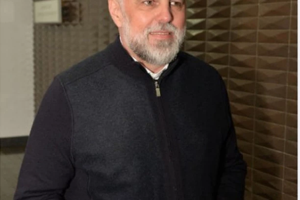 HOĆE NA TRON SPC "POŠTO-POTO"! "AL DŽAZIRA" vodi kampanju za VLADIKU GRIGORIJA! VELIKA SRAMOTA!