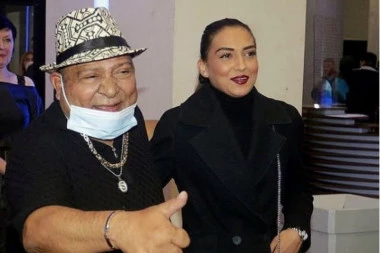 PORUKA DŽEJEVE ĆERKE POKOJNOM OCU TERA SUZE NA OČI: Danas bi napunio 59. godina, a njegova naslednica mu posvetila emotivne reči!