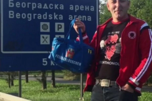 (VIDEO) PRISTALICE VELIKE ALBANIJE OTVORENO ŠALJU ANTI-SRPSKE PORUKE! Šiptar se slikao U BEOGRADU SA ALBANSKOM ZASTAVOM, PROVOCIRA UZ PESMU "MOJI SRBI"