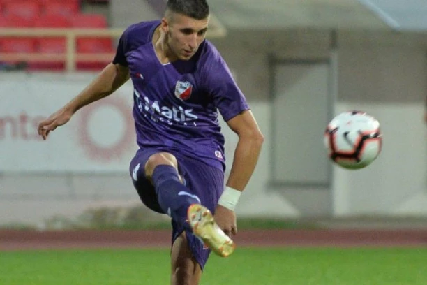 OGLASIO SE ZVEZDIN "PIK": Ko ne sanja crveno-beli dres...