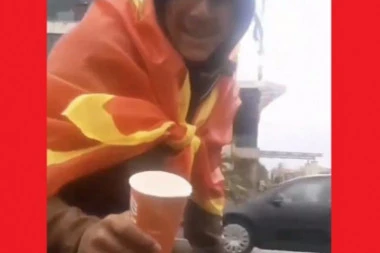 (VIDEO) Milove KOMITE došle do prosjačkog štapa: Žickaju novce na ulicama Podgorice
