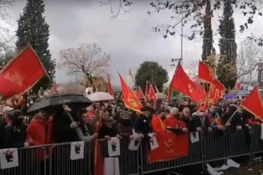 (VIDEO) Poraženi Milovi pratioci prave probleme u Podgorici