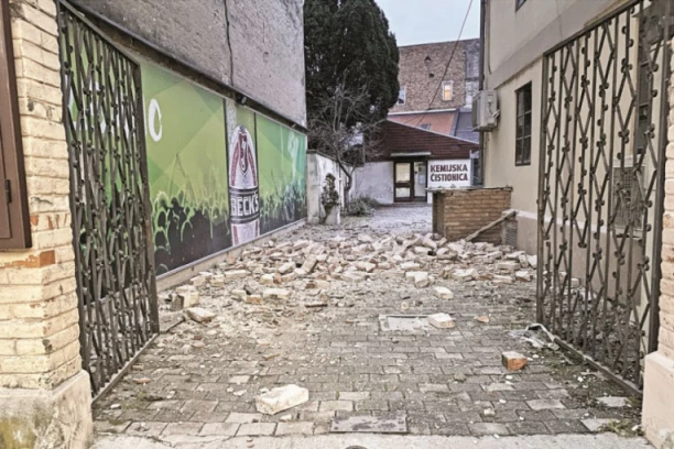 PANIKA! Oboleli od korone bežali iz bolnice! Sisak posle zemljotresa pretrpeo teška oštećenja