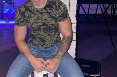 (FOTO) NIKOLA ĐORĐEVIĆ SMUVAO POPULARNU ZADRUGARKU: Osvanula slika kako se ljube!