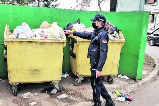 BACILA BEBU U KONTEJNER, MAJKA JOJ POMOGLA: Obrenovčanke optužene za monstruozan čin!