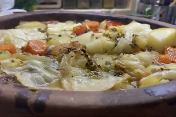 (RECEPT) Tradicionalno jelo kojem se rado vraćamo: Bosanski lonac po starinskoj recepturi!