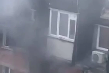 (VIDEO) POŽAR U CENTRU BEOGRADA! Vatra pojela pola stana, a OVO je uzrok havarije!
