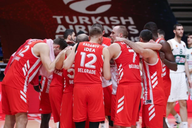 (FOTO) ZVEZDO, OPREZ: Ljubimac "Delija" upalio ALARM pred Fener!