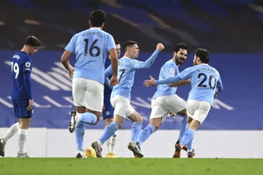 GRAĐANI RAZBILI PLAVCE: Siti sa pola snage pokorio Bridž, Čelsi u velikom problemu!