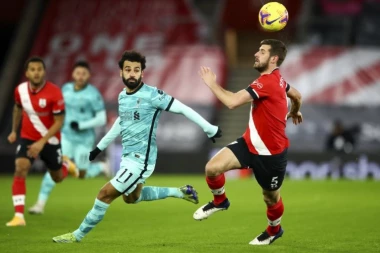 PRAZNIČNI ŠOK ZA ŠAMPIONA: Desetkovani Liverpul POSRNUO u Sautemptonu!