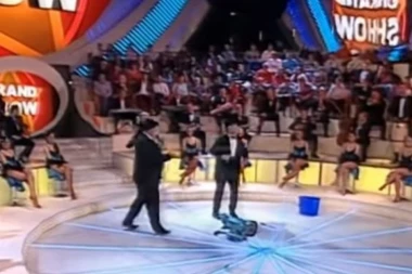 SRAMOTA! Svi su ga u GRANDU obožavali, a kada je preminuo, brzo ga  ZABORAVILI!