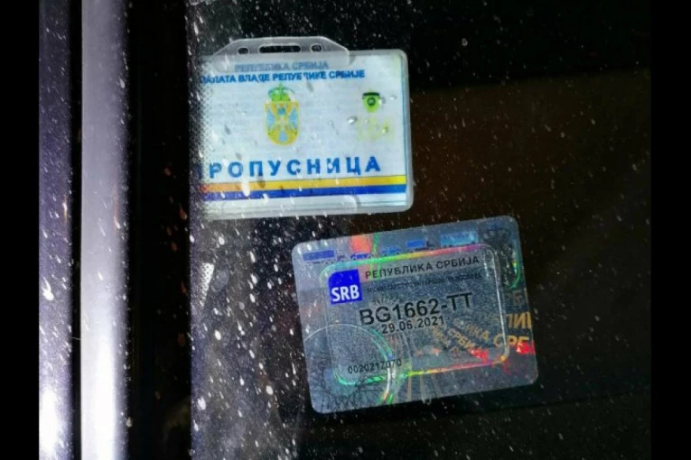 ODAKLE IH VIŠE I ODAKLE IM VIŠE! Uhvaćen još jedan KRIMINALAC sa PROPUSNICOM MUP-A i BLINKEROM!