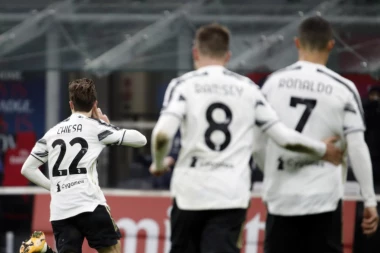 STARA DAMA ZADALA SNAŽAN UDARAC: Juventus razbio Milan na San Siru i vratio se u trku za titulom!