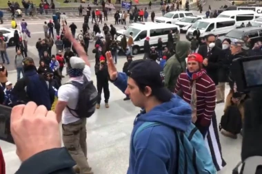 (VIDEO) "NJENA KRV JE NA MOJOJ RUCI": Svedok progovorio o JEZIVOM ubistvu u Kapitol Hilu!