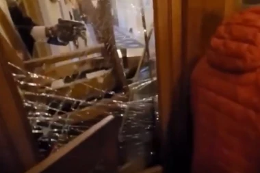 (VIDEO) Američki dvostruki aršini: Njihova policija puca na demonstrante, a nas kritikuju zbog protesta u kojima niko nije stradao