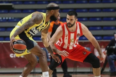 FENER U NEVEROVATNOJ ZAVRŠNICI STIGAO DO POBEDE: Lorenco Braun čudesnim košem u poslednjoj sekundi srušio Zvezdu!