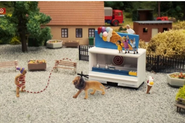 (FOTO,VIDEO) POGLEDAJTE UZ KAKAV CRTANI FILM SE ZABAVLJAJU DANSKA DECA! Ono kad "DŽON PENIS MEN" postane omiljeni junak! SKANDALOZNO!