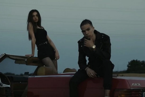 (VIDEO) VOJAŽ I BRESKVICA BACILI KLETVU? Ovi PAGANSKI simboli u njihovoj pesmi LEDE KRV U ŽILAMA!