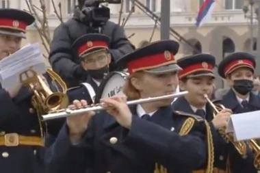 (VIDEO) Da srce prepukne! TAMO DALEKO GRMELO BANJALUKOM: Fenomenalan policijski defile u čast Republike Srpske