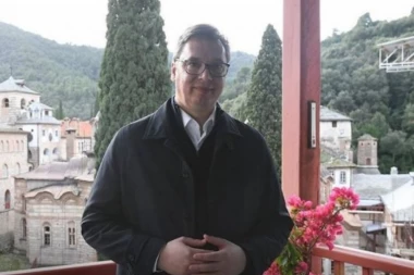 VUČIĆ SE U PONEDELJAK OBRAĆA NACIJI: Evo o čemu će predsednik Srbije govoriti u "Ćirilici"!