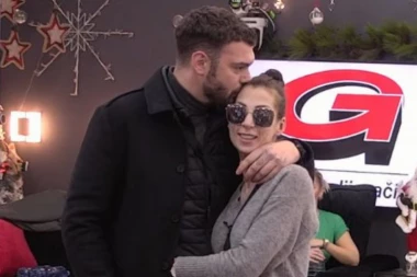 ZAVIRITE U DOM NADEŽDE I TOME: Uživaju sa sinom Longom, a praznična euforija ih DRMA! (FOTO)