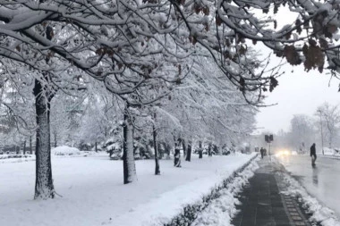 NAJNOVIJE UPOZORENJE RHMZ! Srbija će biti paralisana od snega, a evo šta Beograd očekuje ove noći! (FOTO)