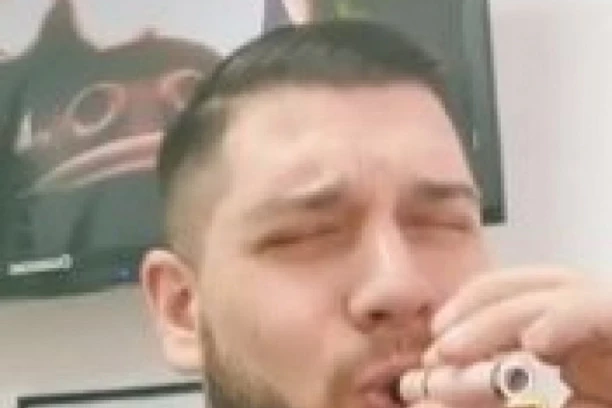 (VIDEO) SRAMOTAN POTEZ MLAĐEG BRATA DRAGOJEVIĆ: Isplivao šokantan snimak ismevanja NJIHOVOG najgoreg trenutka u životu: JAVNOST ZGROŽENA!