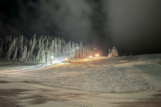 Više od 2 metra snega na Jahorini: Idealni uslovi za skijanje na jednoj od najposećenijih planina u regionu