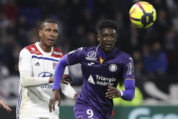 EKSKLUZIVNO, "GROBARI" SU ČEKALI NAPADAČA! Sanogo POTPISUJE u roku od dva dana, plata 1.000.000 evra!